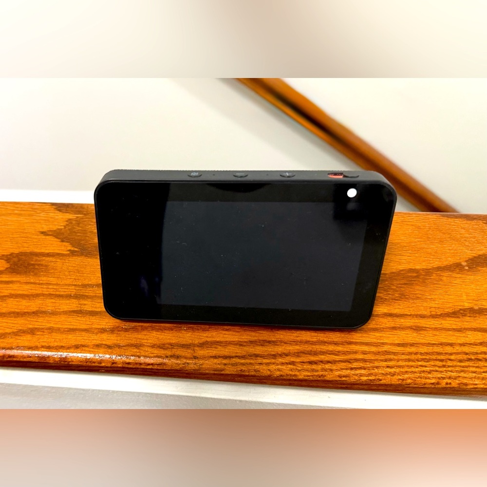 Amazon Echo Show 5 (1st Generation)